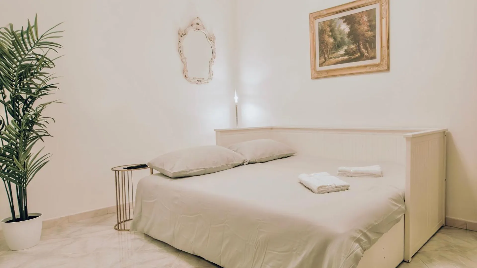 Διαμέρισμα Golden Luxury Home - San Giovanni - 10 Min To Basilica Of San Giovanni - 25 Min To Colosseum Ρώμη Ιταλία