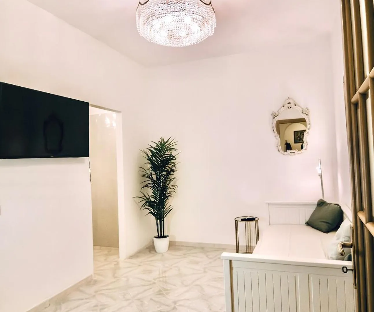 Golden Luxury Home - San Giovanni - 10 Min To Basilica Of San Giovanni - 25 Min To Colosseum Roma
