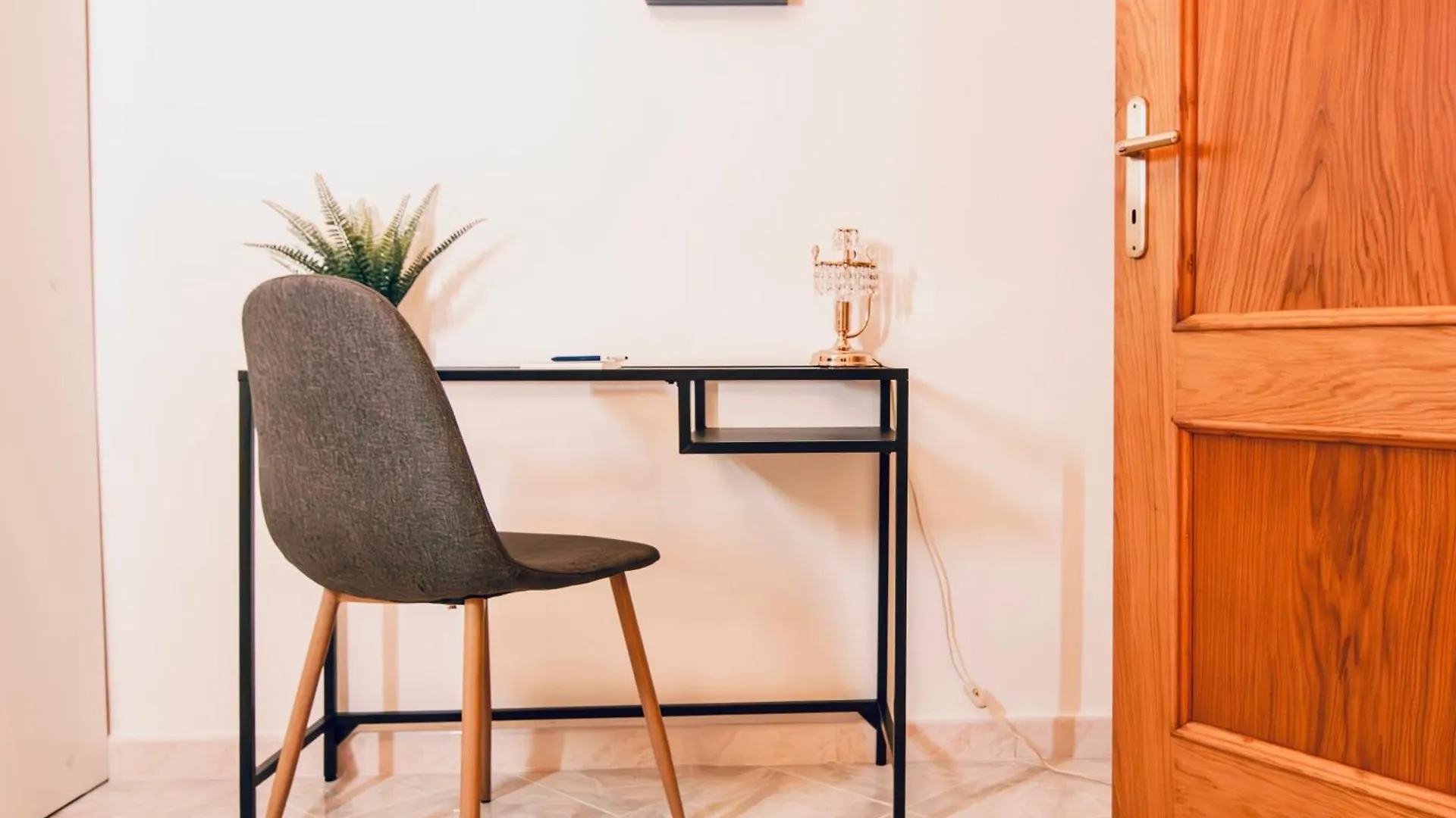 Apartamento Golden Luxury Home - San Giovanni - 10 Min To Basilica Of San Giovanni - 25 Min To Colosseum Roma